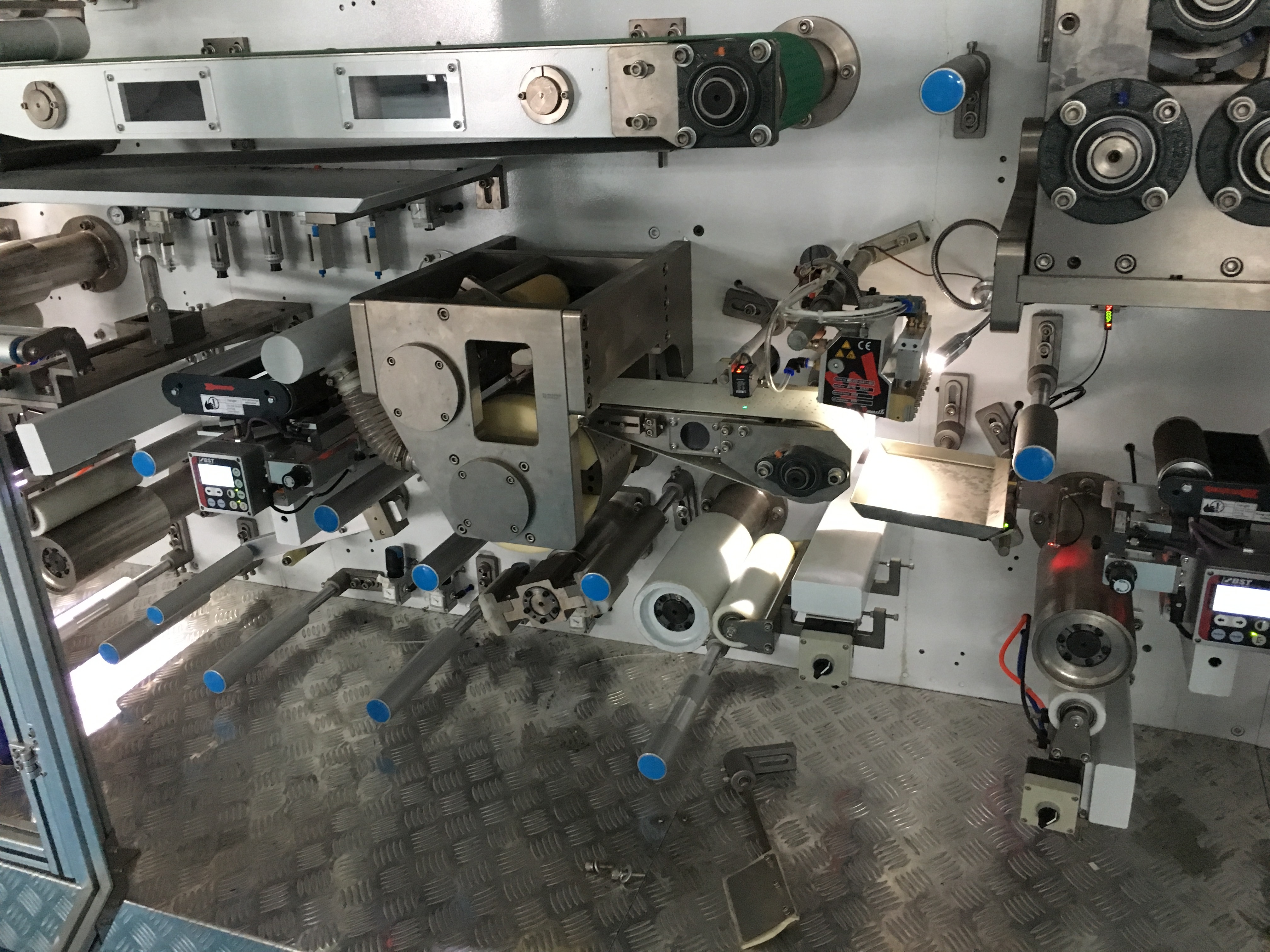 Used machine for baby diaper usage with baby diaper packing machine