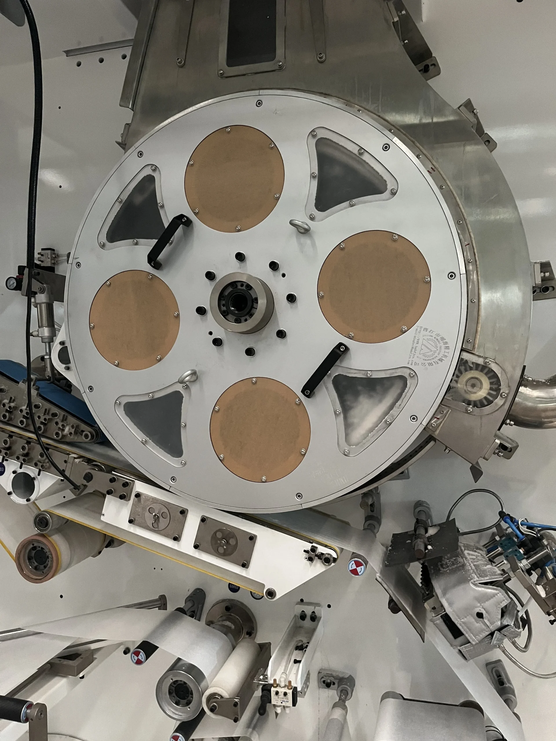 Sanitary napkin absorbent core forming drum